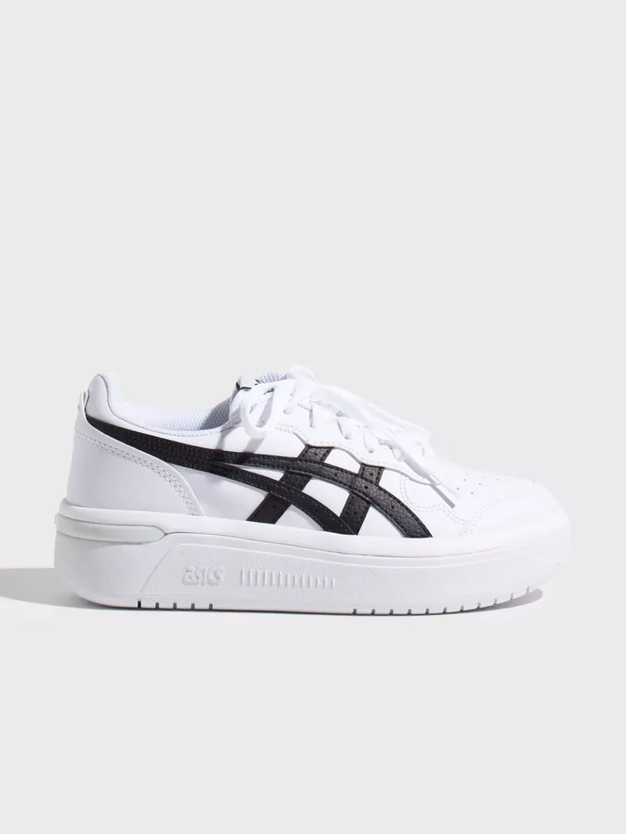 Nelly - Women Sneakers in White by Asics GOOFASH