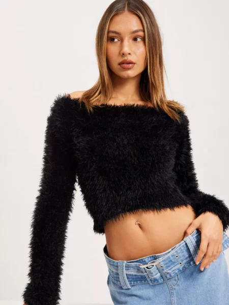 Nelly - Womens Off Shoulder Top in Black GOOFASH
