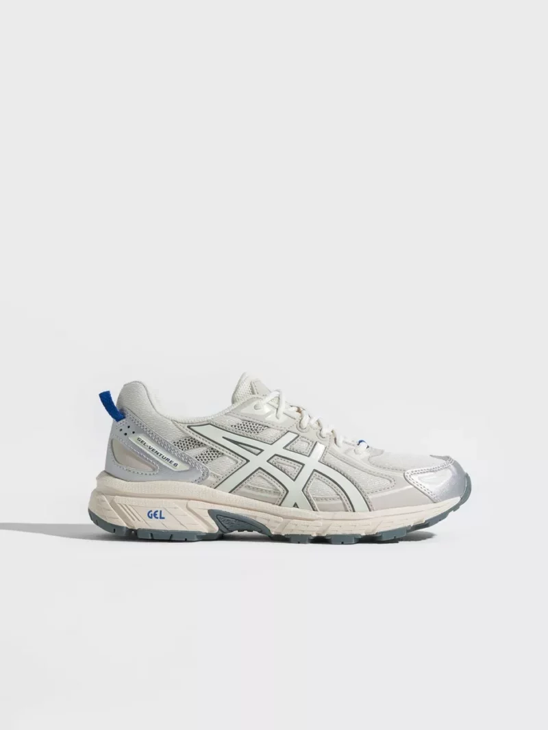 Nelly - Womens Sneakers in Cream by Asics GOOFASH