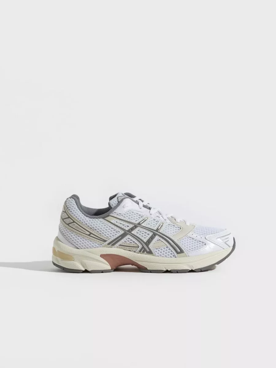 Nelly - Womens Sneakers in Grey from Asics GOOFASH