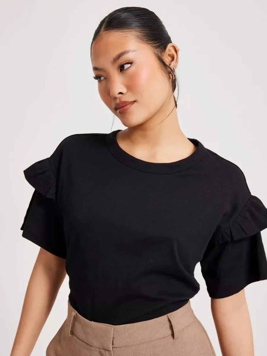 Nelly - Women's Top in Black Selected GOOFASH
