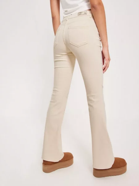 Only Cream Bootcut Jeans for Woman by Nelly GOOFASH