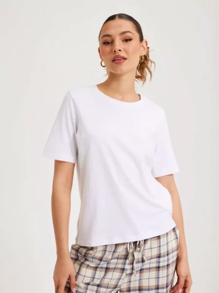 Only - White Top for Woman by Nelly GOOFASH