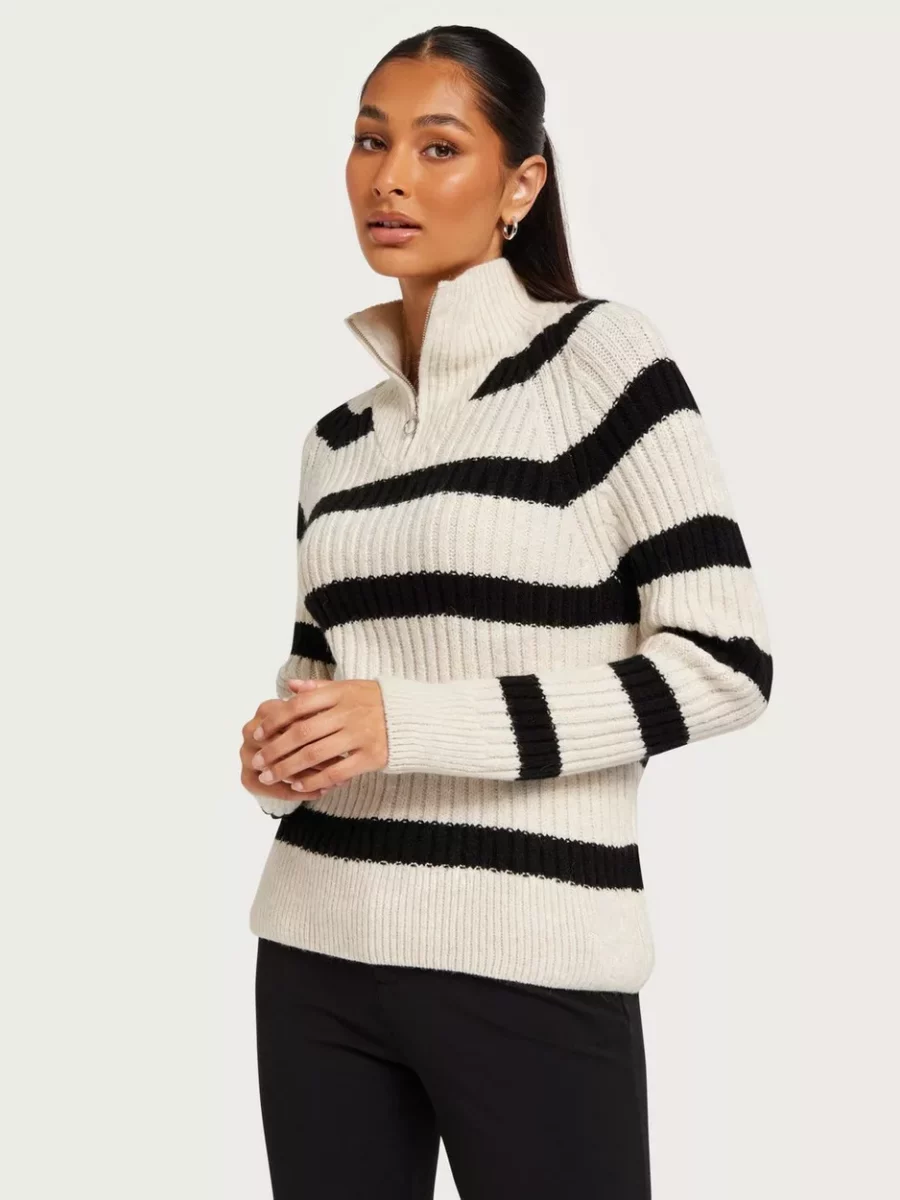 Only - Woman Knitted Sweater in Black by Nelly GOOFASH