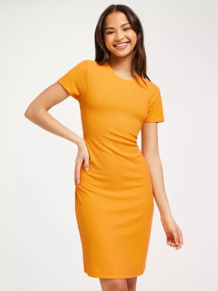 Only Women's Bodycon Dress in Apricot at Nelly GOOFASH