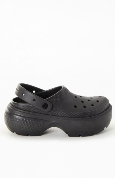 Pacsun - Clogs in Black - Crocs Woman GOOFASH