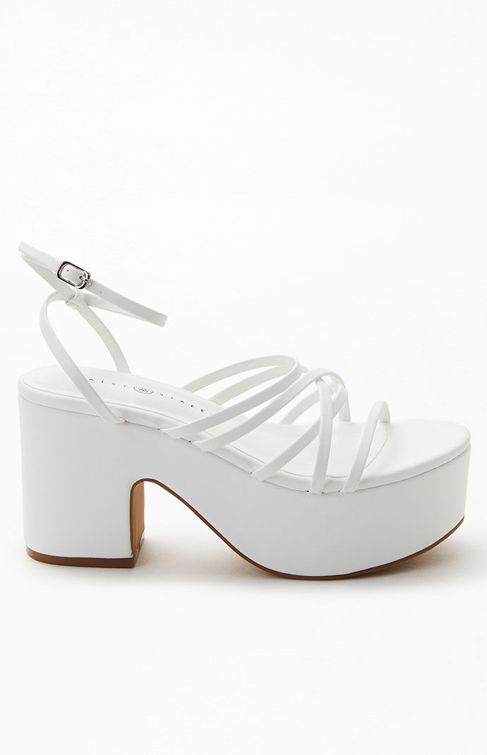Pacsun - Lady High Heels in White by Daisy Street GOOFASH