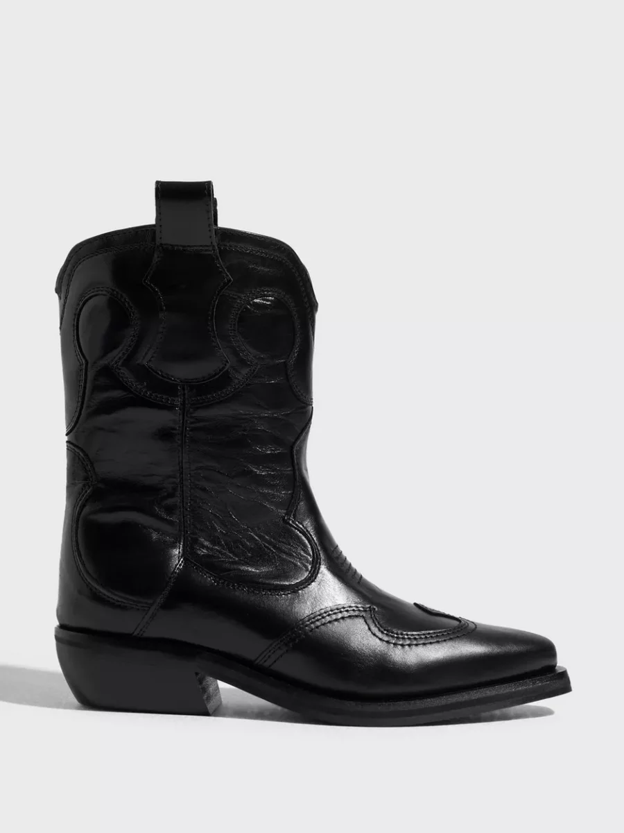 Pavement - Lady Cowboy Boots in Black at Nelly GOOFASH