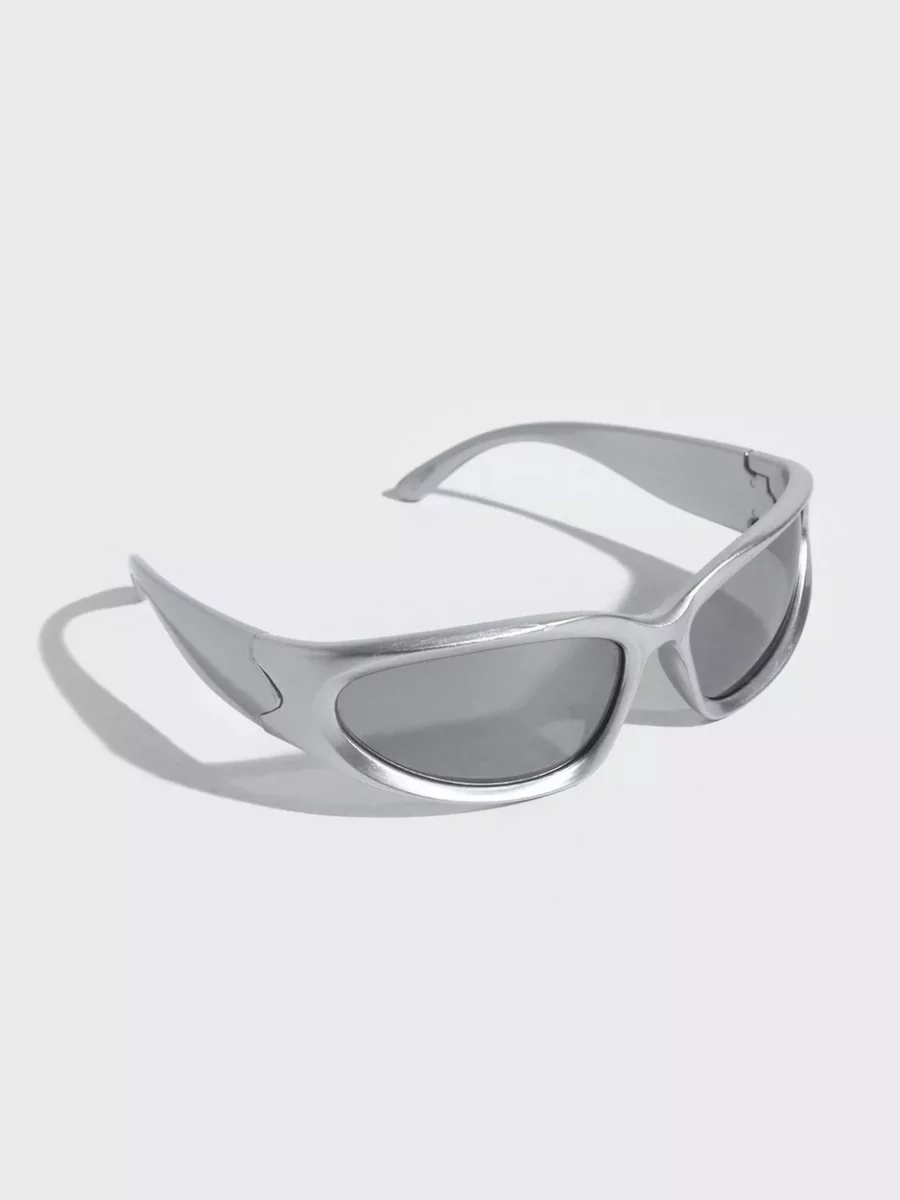 Pieces Woman Sunglasses Silver from Nelly GOOFASH
