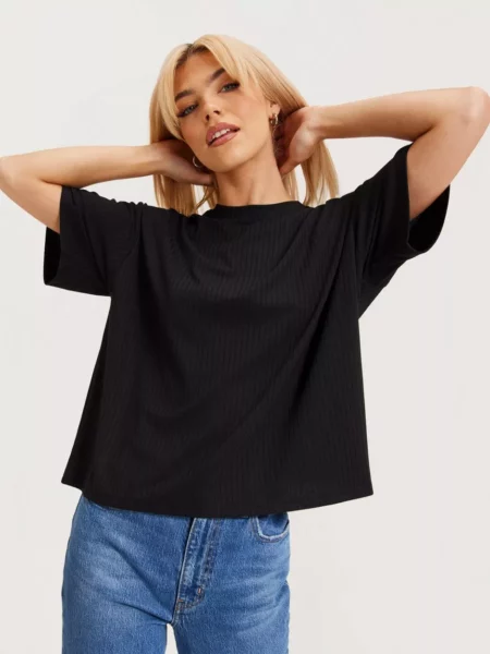 Pieces Womens Top in Black Nelly GOOFASH