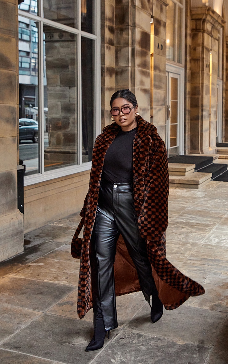 PrettyLittleThing - Coat in Brown for Woman GOOFASH