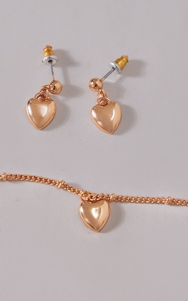 PrettyLittleThing - Earrings in Gold - Woman GOOFASH
