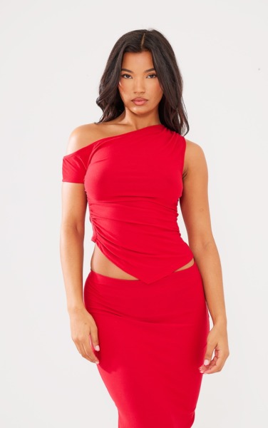 PrettyLittleThing Lady Top in Red GOOFASH