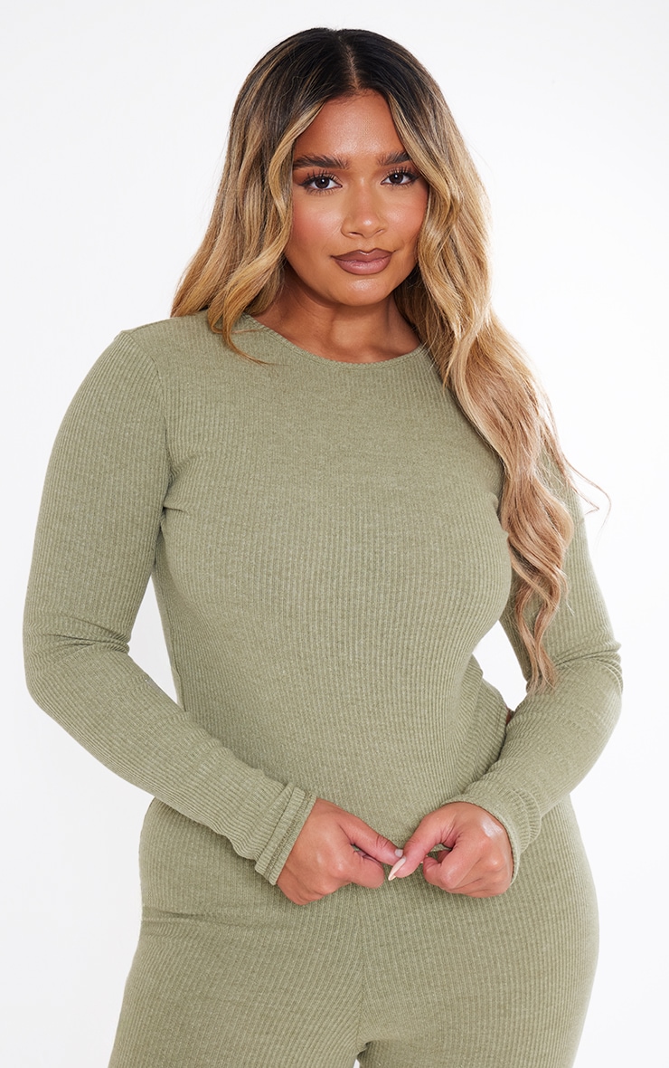 PrettyLittleThing - Long Sleeve Top in Olive GOOFASH