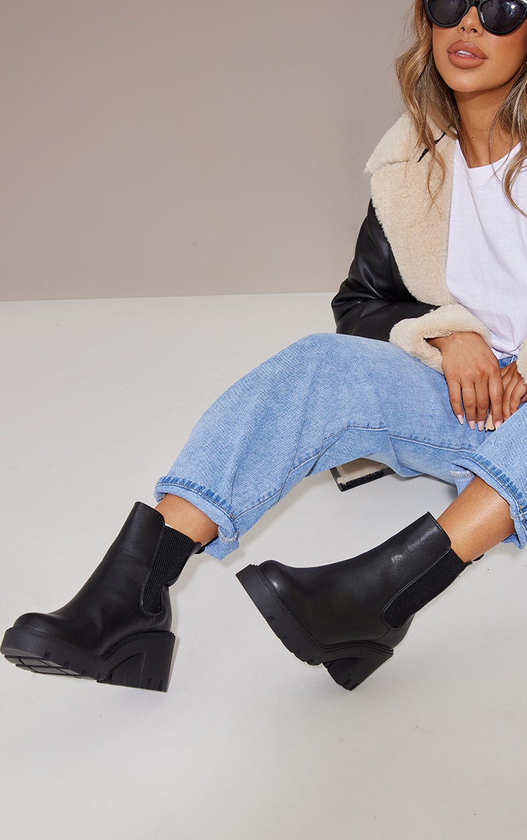 PrettyLittleThing - Woman Chelsea Boots in Black GOOFASH
