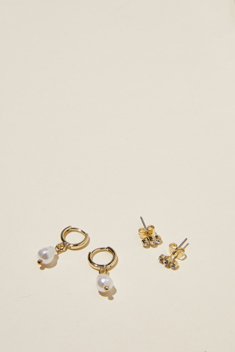 Rubi Earrings in Gold by Cotton On GOOFASH