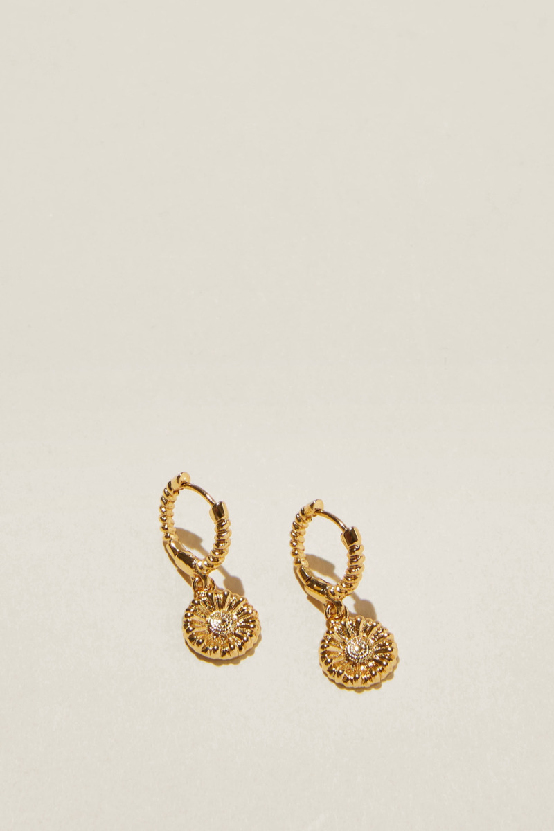 Rubi - Lady Earrings in Gold from Cotton On GOOFASH