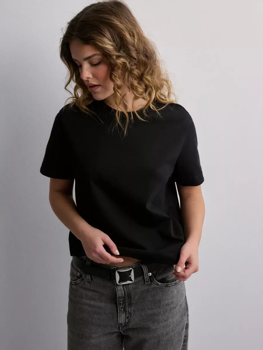 Selected Ladies Top in Black - Nelly GOOFASH