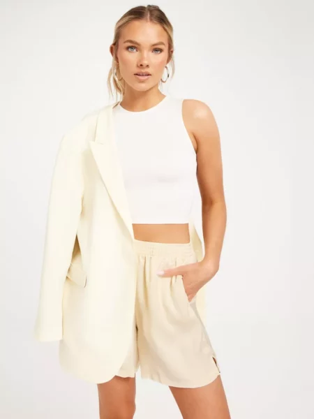 Shorts White for Women at Nelly GOOFASH