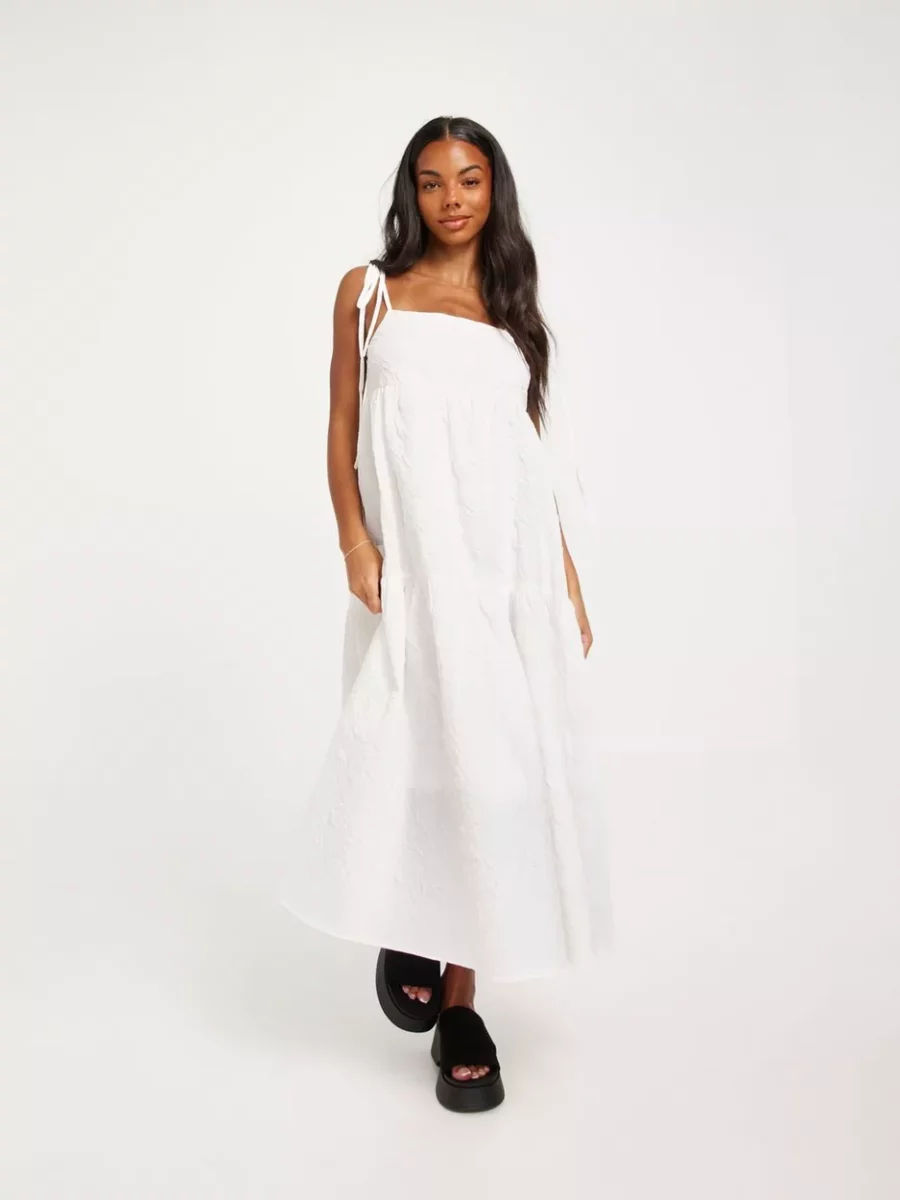 Slip Dress in White Nelly GOOFASH
