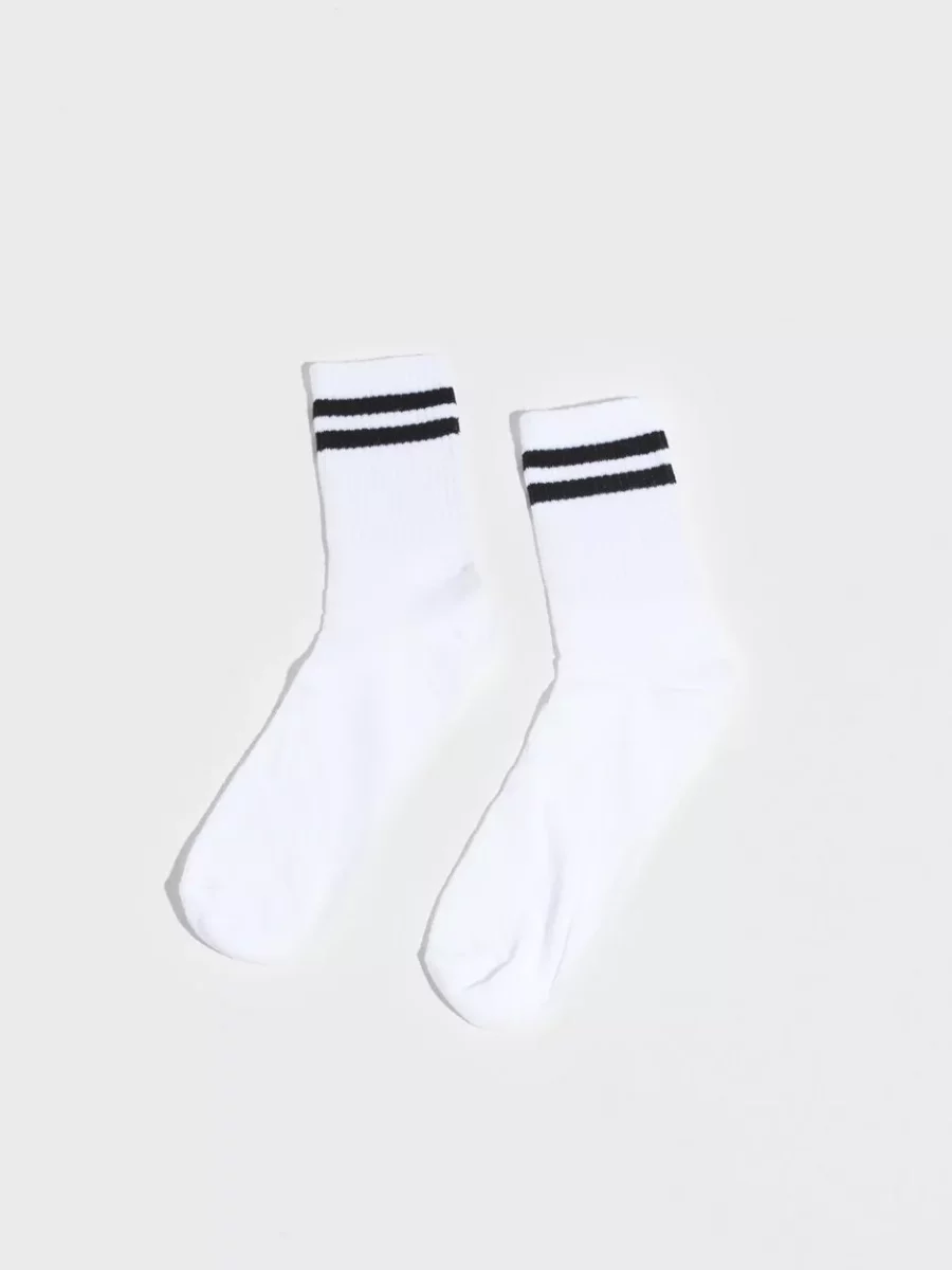 Socks White Pieces Woman - Nelly GOOFASH