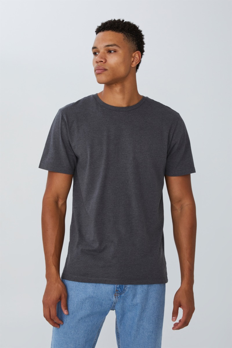 T-Shirt in Grey Cotton On GOOFASH
