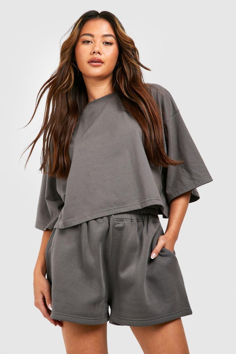 T-Shirt in Grey for Woman by Boohoo GOOFASH