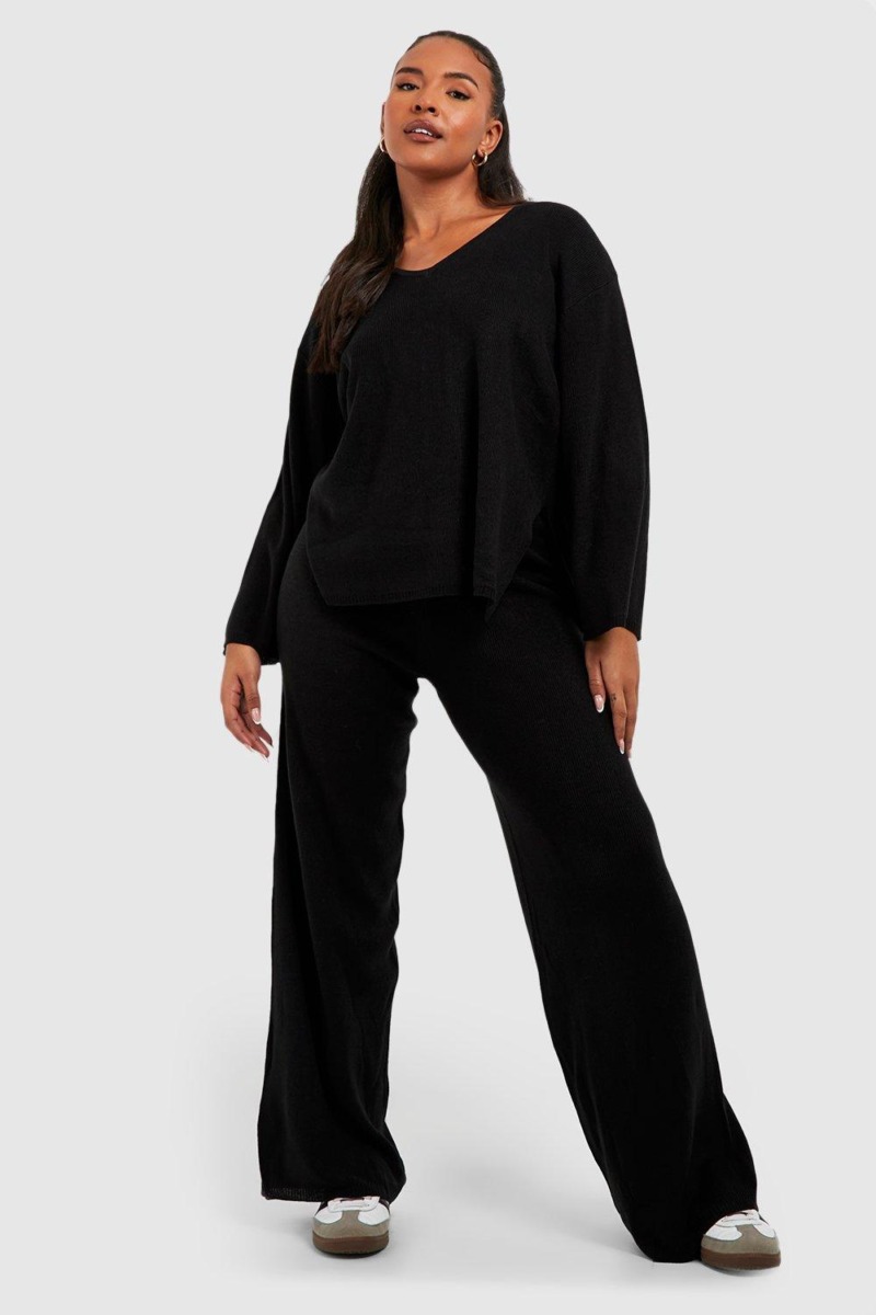 Trousers in Black for Women by Boohoo GOOFASH