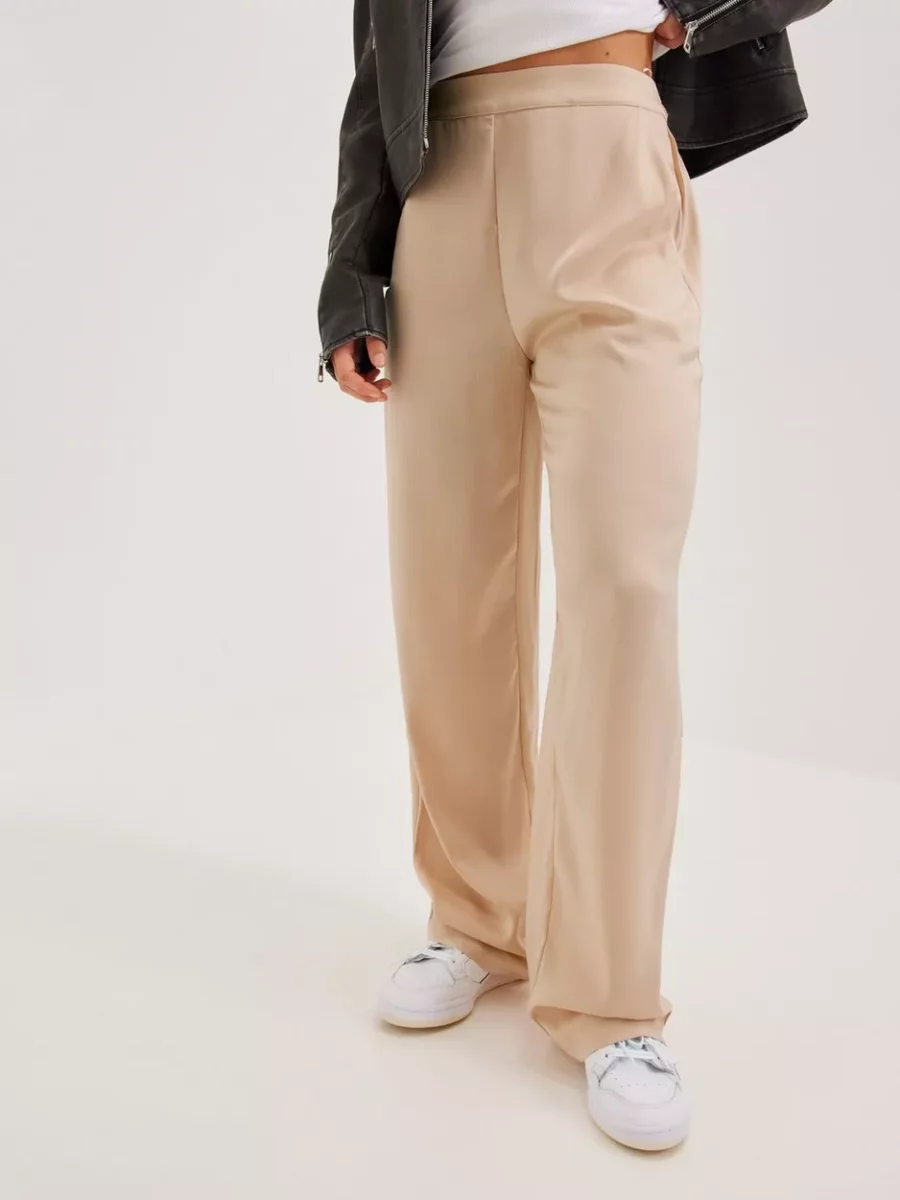 Trousers in White by Nelly GOOFASH