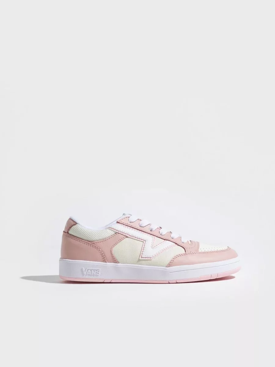 Vans Woman Rose Sneakers from Nelly GOOFASH