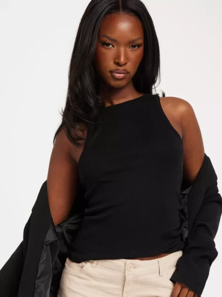 Vero Moda - Ladies Top in Black from Nelly GOOFASH