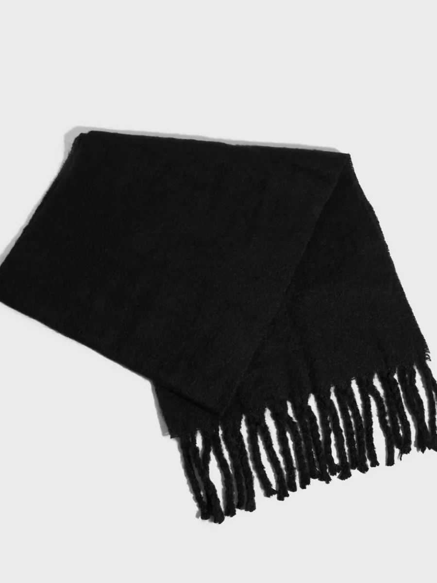 Woman Black Scarf at Nelly GOOFASH