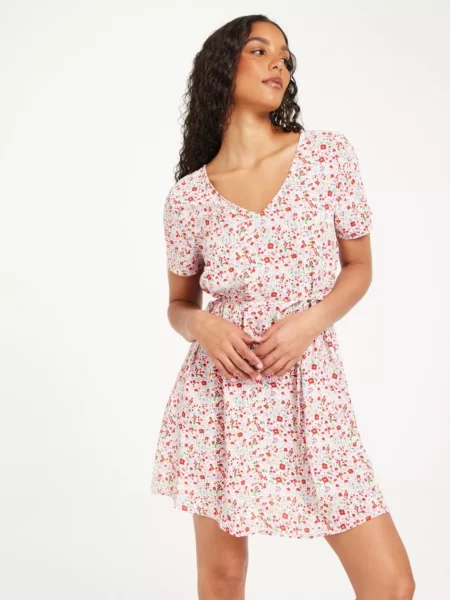 Woman Dress in Florals Jdy - Nelly GOOFASH