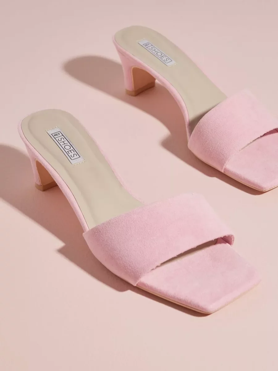 Woman Flat Mules in Rose - Nelly GOOFASH