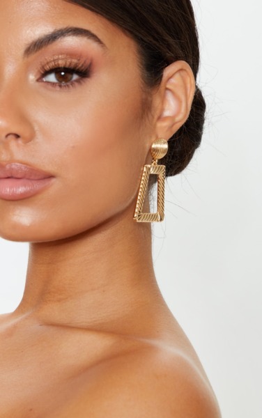Woman Gold Earrings PrettyLittleThing GOOFASH