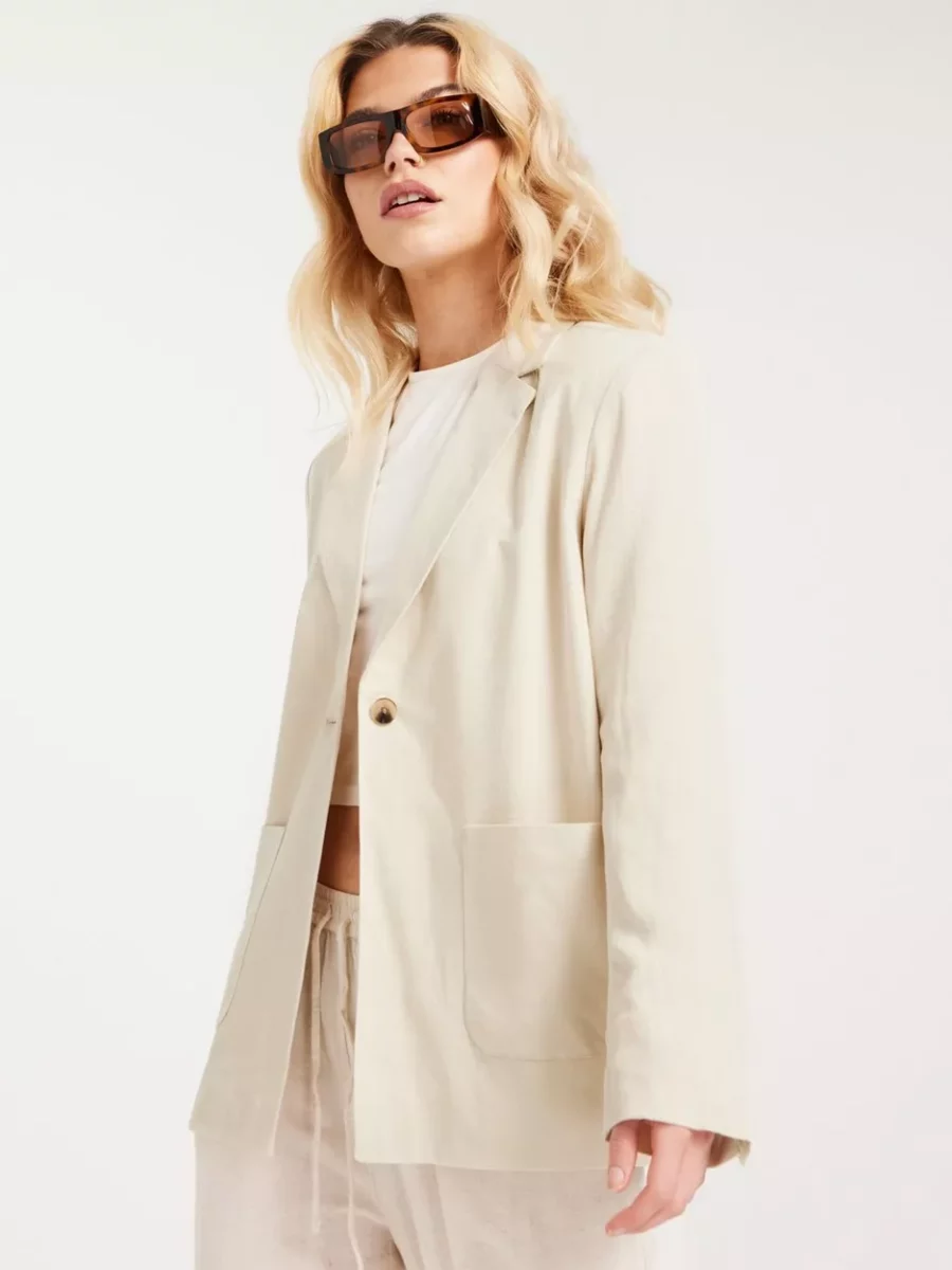 Woman Jacket in Ivory Pieces Nelly GOOFASH