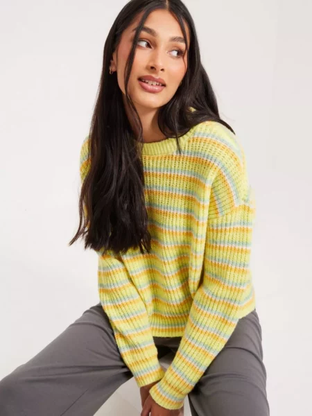Woman Knitted Sweater in Yellow Nelly GOOFASH