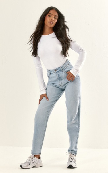 Woman Mom Jeans Blue at PrettyLittleThing GOOFASH