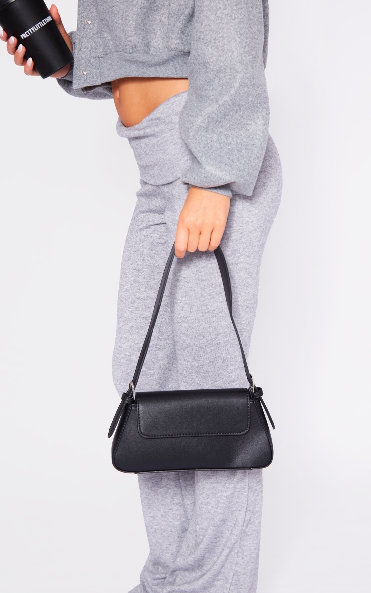 Woman Shoulder Bag in Black PrettyLittleThing GOOFASH