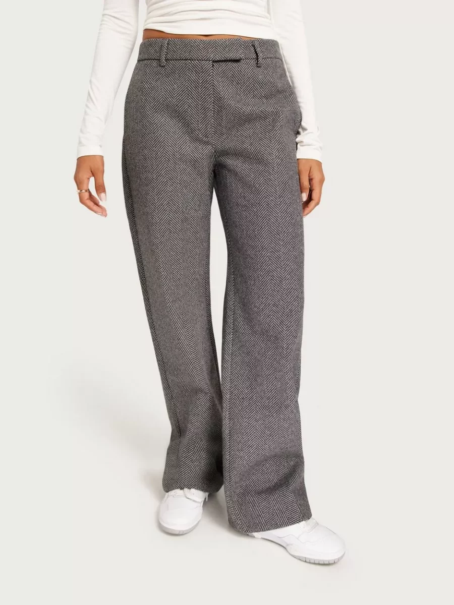 Woman Suit Trousers in Grey at Nelly GOOFASH