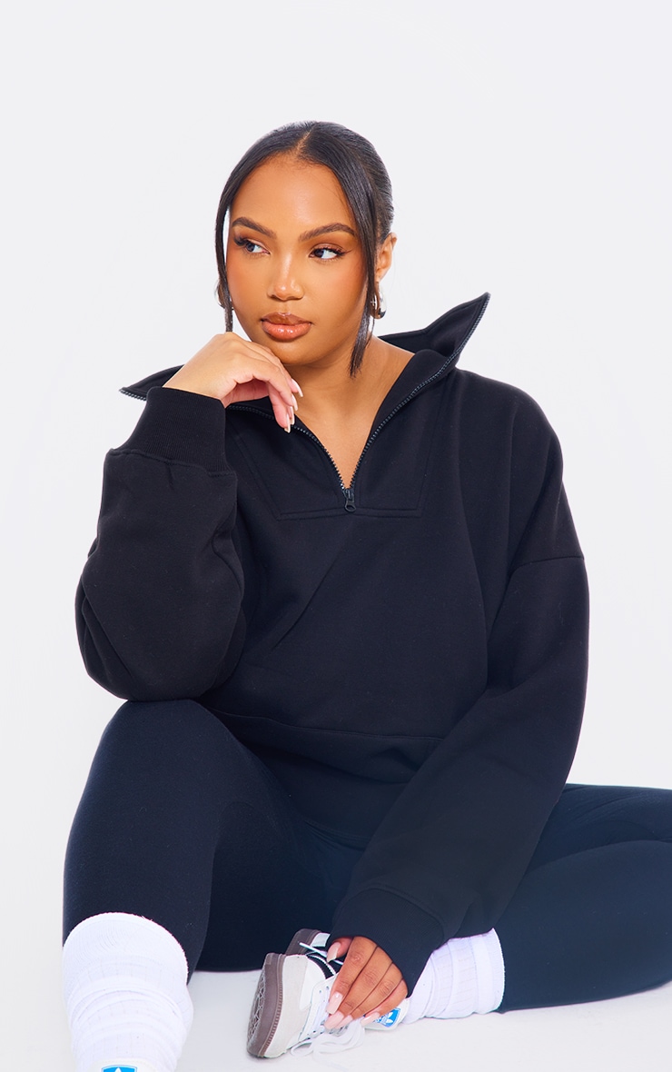 Woman Sweatshirt Black from PrettyLittleThing GOOFASH