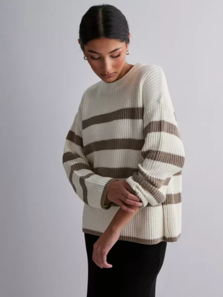 Woman White Knitted Sweater - Selected - Nelly GOOFASH