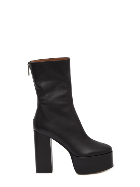 Women Ankle Boots in Black by Leam GOOFASH