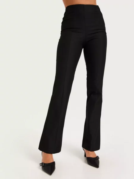 Women Black Trousers - Nelly - Selected GOOFASH