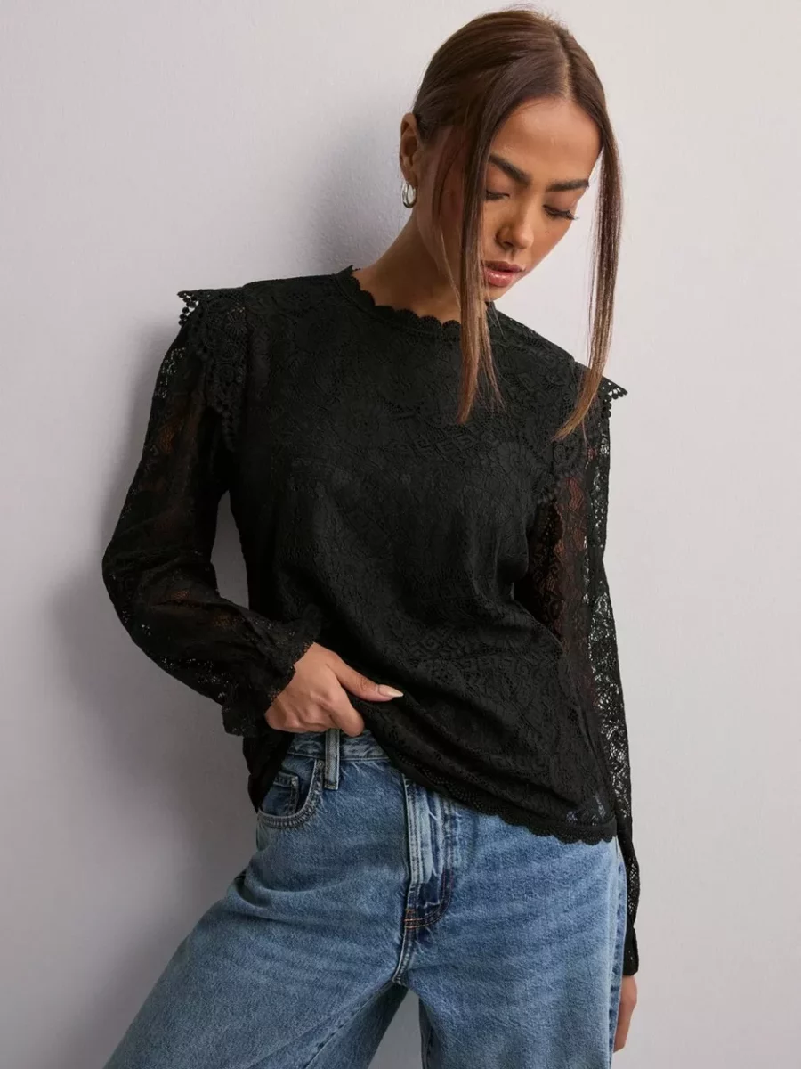 Women Blouse in Black at Nelly GOOFASH