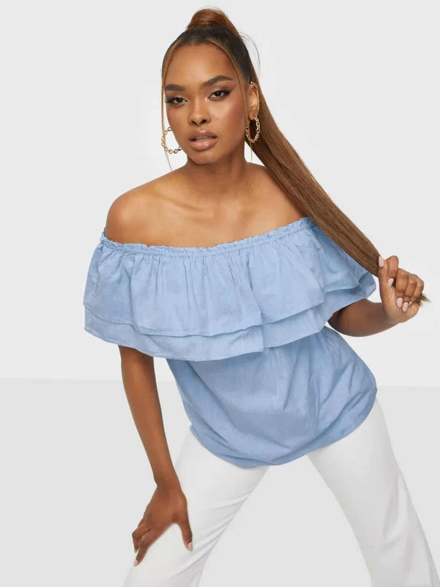 Women Blue Off Shoulder Top from Nelly GOOFASH