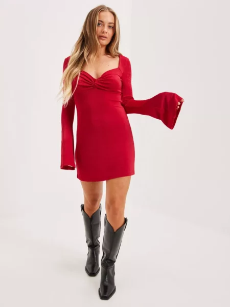 Women Dress in Red - Nelly GOOFASH