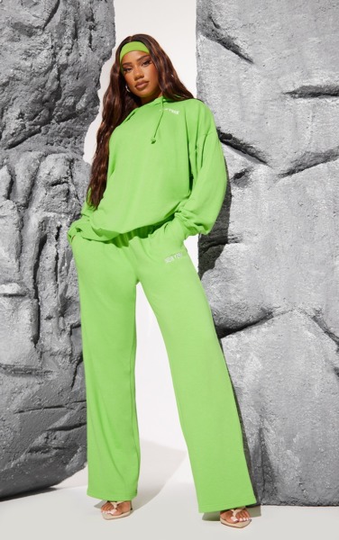 Women Green Hoodie by PrettyLittleThing GOOFASH
