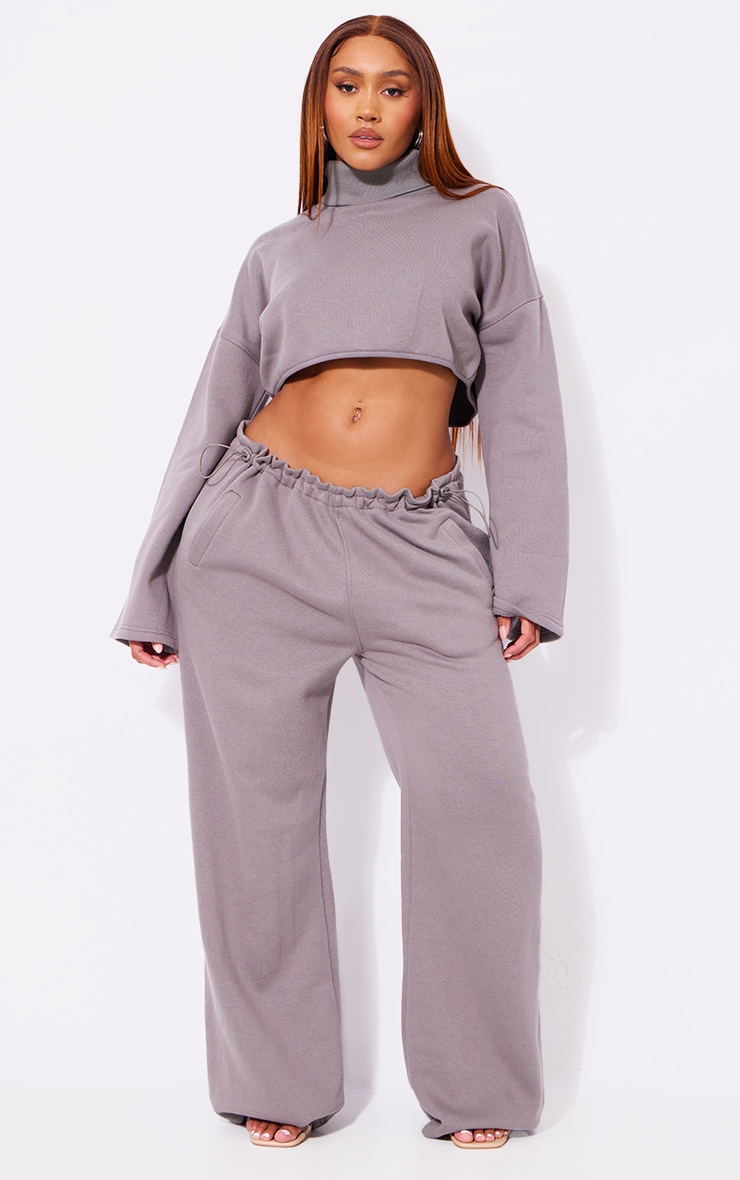 Women Sweatpants in Grey from PrettyLittleThing GOOFASH