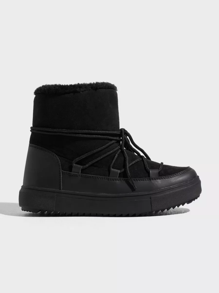 Women's Black Boots from Nelly GOOFASH
